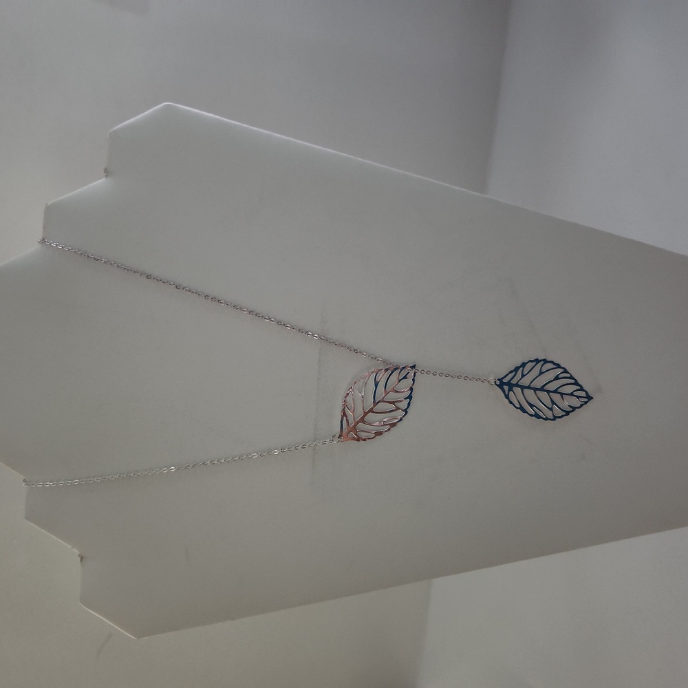 NWOT Silver Two Leaf Necklace